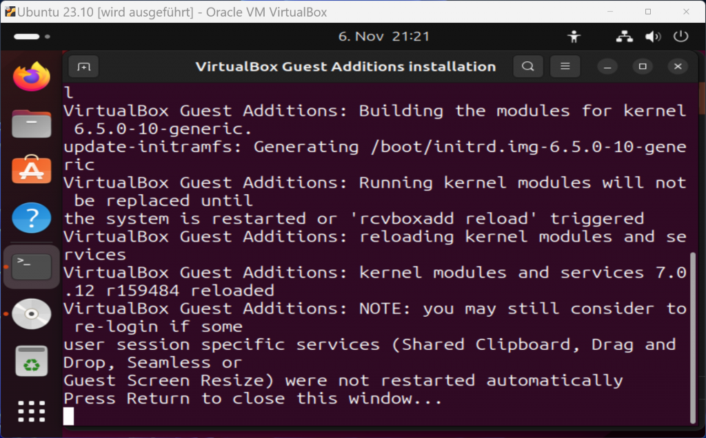 Ubuntu Terminal mit Installationsschritten der Gasterweiterungen; die letzte Zeile "Press Return to close this window..." informiert über die erfolgreiche Installation.
