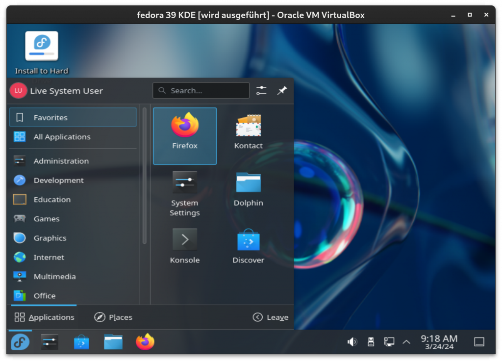 Screenshot: Fedora 39 mit KDE Desktop, oben links auf dem Desktop die Schaltfläche zur Installation des Betriegssystems